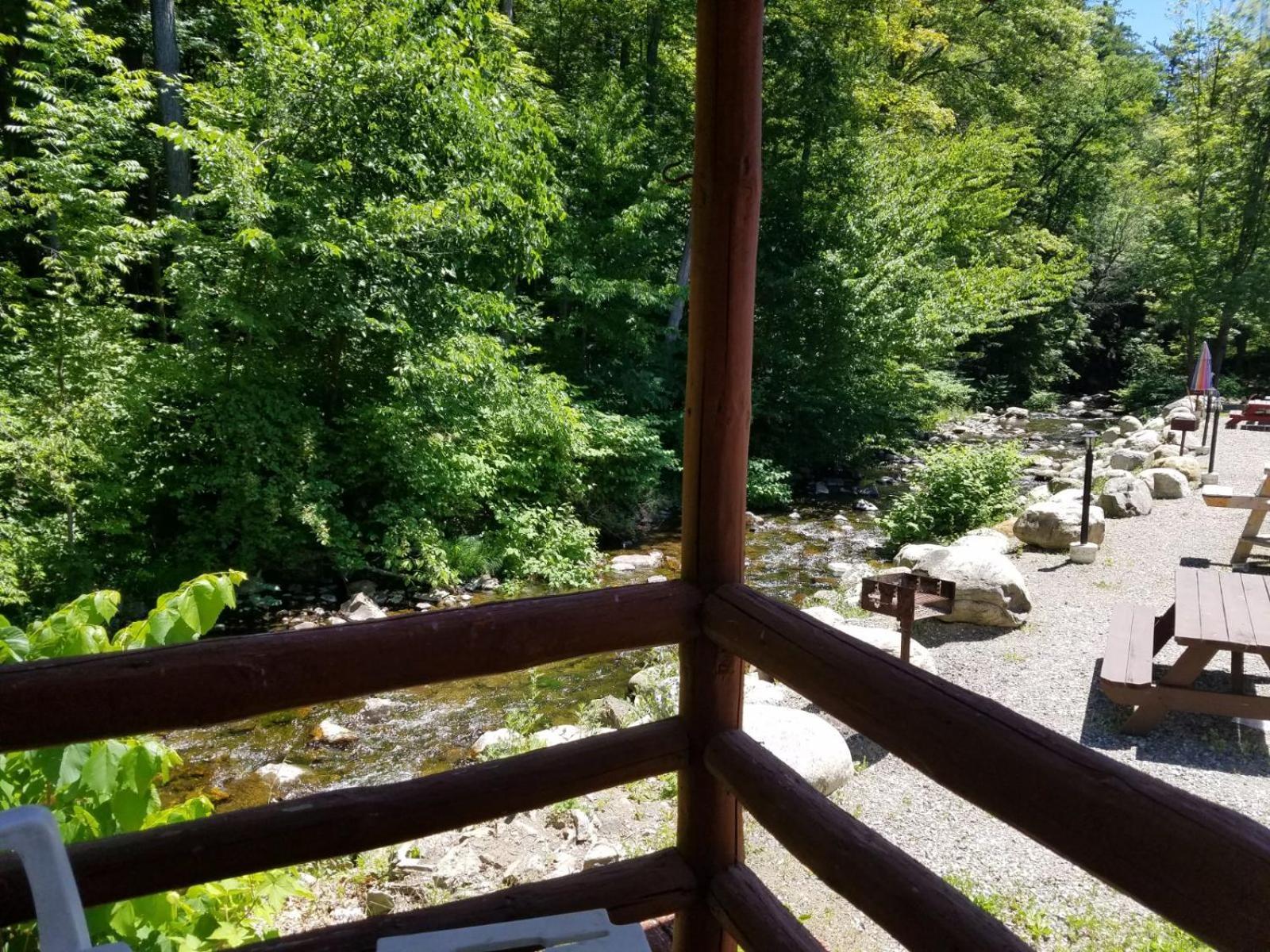 Seven Dwarfs Cabin - On The Brook Cabins Lake George Exterior foto